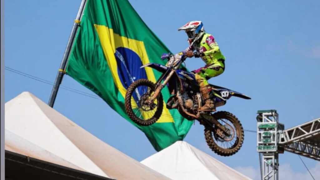 Jacobo Roman Velásquez gana el título Latinoamericano de Motocross Jacobo Roman Velásquez gana el título Latinoamericano de Motocross