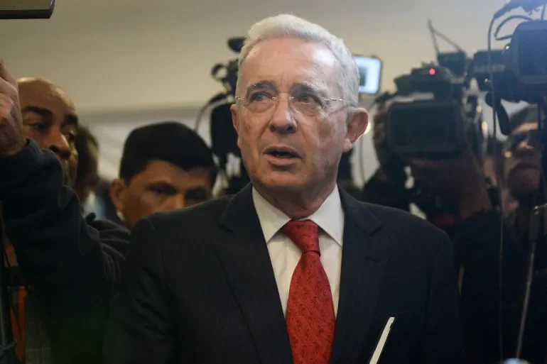Álvaro Uribe celebra fallo a favor de su libertad Álvaro Uribe celebra fallo a favor de su libertad