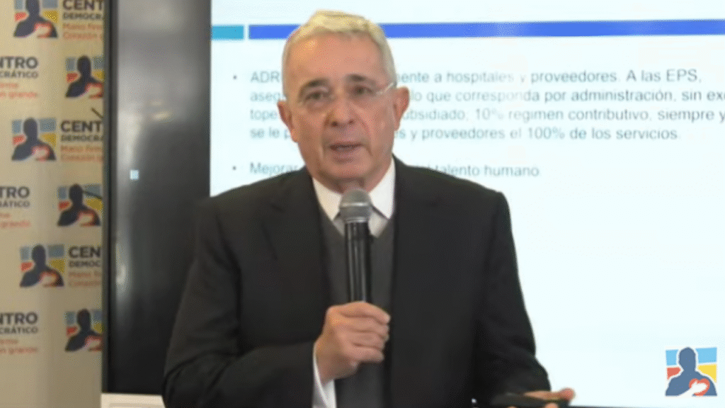 ¿Será que no le gustó mucho? Pusieron a la misma jueza que mandó a la cárcel a Uribe, a que firmara su libertad ¿Será que no le gustó mucho? Pusieron a la misma jueza que mandó a la cárcel a Uribe, a que firmara su libertad