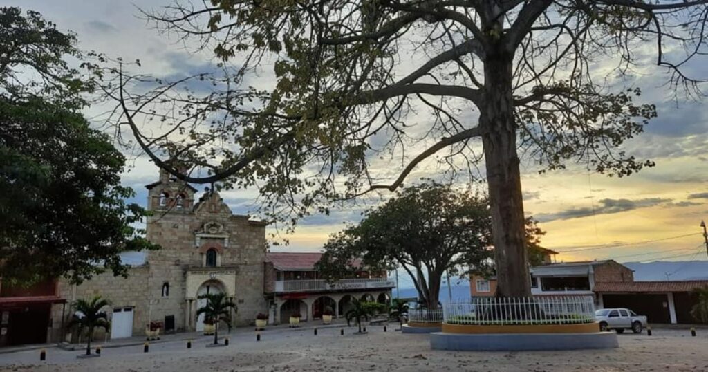 El tranquilo pueblito de Cundinamarca a dos horas de Bogotá, ideal para desconectarse de la rutina y caos de la ciudad El tranquilo pueblito de Cundinamarca a dos horas de Bogotá, ideal para desconectarse de la rutina y caos de la ciudad