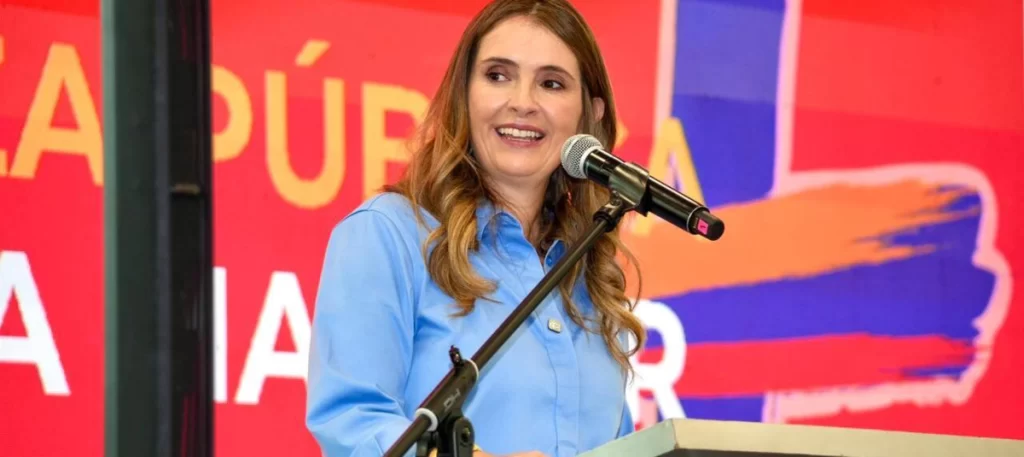 Paloma Valencia anuncia proyecto de ley para que el Estado asuma el costo del SOAT en motos de bajo cilindraje Paloma Valencia anuncia proyecto de ley para que el Estado asuma el costo del SOAT en motos de bajo cilindraje